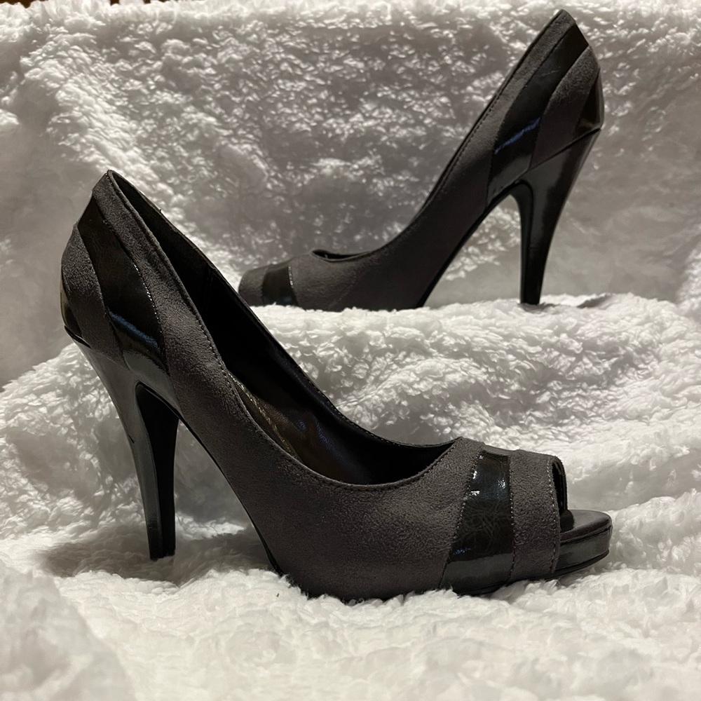 Maurices Black & Gray Peep Toe Heels